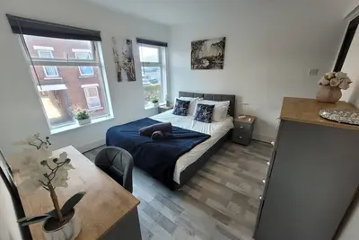 Central Ipswich Stay: 2-Bed, Courtyard Garden & Work-Friendly