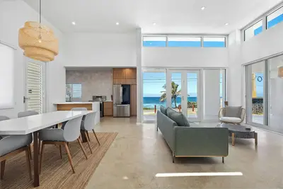 Image de Zakynthos: Oceanfront home in Islote, Arecibo