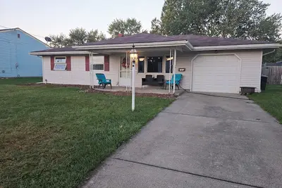 Image de Pet Friendly, clean, 3-bedroom house  in Austintown. Great, Quiet location!