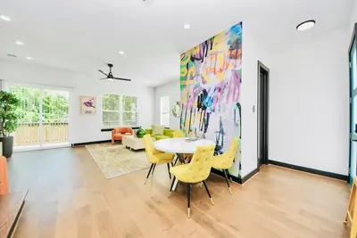 Image de New Construction 3 Br with en-suite baths, mins to Houston’s top spots & events.