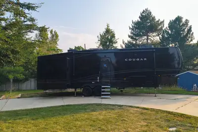 Image de Luxury Glamping in the Mile High-Private Pool, Hot Tub, Outdoor Fireplace & Bbq!