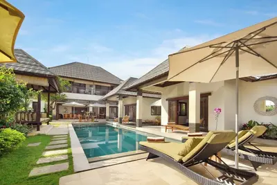 Image de Huge 9br/10bathr Villa/Best Location/ 5min Beach