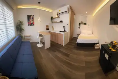 Image de Only 50m from the beach on foot and surrounded by local commerce an ideal place in Sai