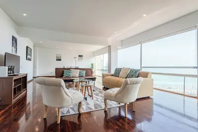 Image de Beautiful apartment with view to the MAr