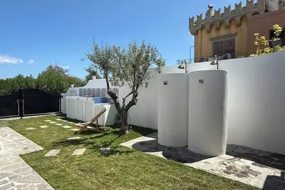 Image de Villa Anna \" the mulberries\", facing the sea, opposite the spa, central