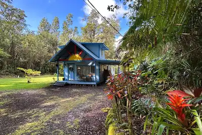 Image de Rainforest Retreat Sun Cottage — 30 Minutes from Volcano National Park & Hilo