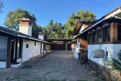 Image de Spacious 6-bedroom house in lovely Valle de Bravo with pool, Bbq