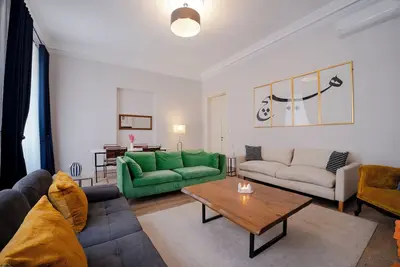 Image de 3-Bedroom, 2-Bathroom with High Ceilings, Spacious Layout and No Stairs