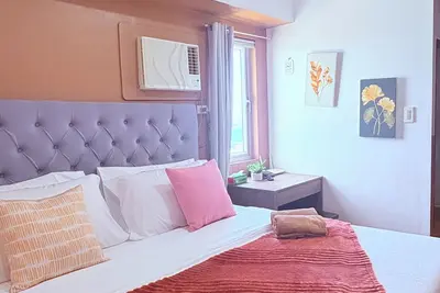 Image de Sunvida Tower Cozy condo with Ac, in front of Sm Cebu City can enjoy pool&gym