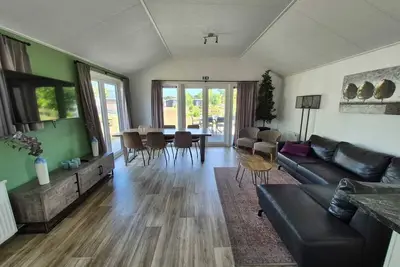 Image de Detached 3 bedroom waterfront bungalow