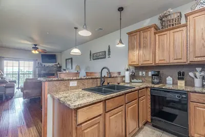 Image de 1br Village At Indian Point 502 near Sdc-Free Tickets Daily up to $500