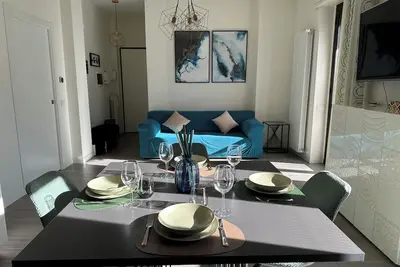 Image de Suite D'Home (with private parking included! )