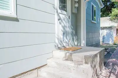 Image de Quiet 2-Bedroom Apartment in Historic Moscow Neighborhood