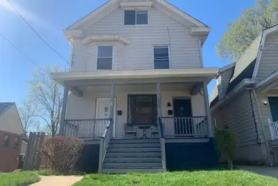 Image de 2639 Observatory Avenue, Unit 2 · Hyde Park Hideaway Close to Square & Downtown!