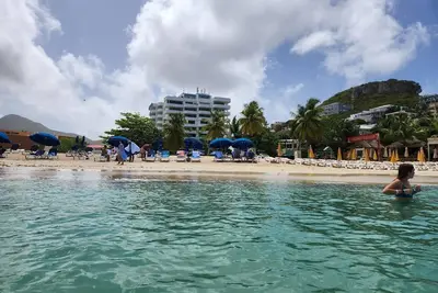 Image de Beachfront Condo in Simpson Bay, 2br/2ba Direct Beach Access & Walk to Dining