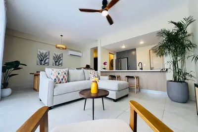 Image de Luxury and comfortable 2br Apt. in Pc Village