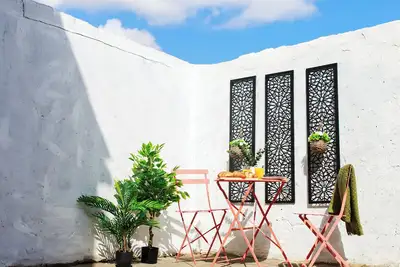 Image de Welcome to Lohia Nights. A Home away from home, retreat!