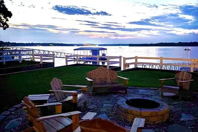 Image de Lakefront Luxury | 5br with Private Dock