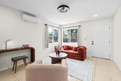 Image de 20% Off Monthly / Private Suite / Free Parking