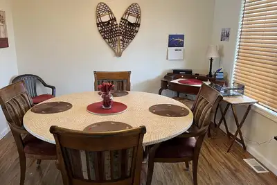 Image de Conveniently located, peaceful Hayden home