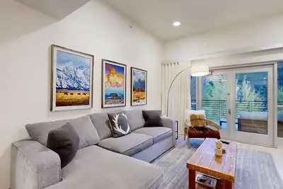 Image de Bella's Mountain Vista | Prime Walk-to-Town 1br Condo in Jackson Hole