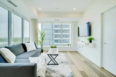 Image de Elegant Open-Concept Condo in Downtown Kitchener-Waterloo