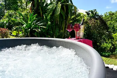 Image de Luxury Meets Nature - Secluded Retreat, Jacuzzi, Tropical Garden, Mountain Views