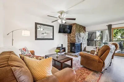 Image de Mountain Meadows 203: Updated, cozy condo with easy access to Frisco and Lake Dillon.