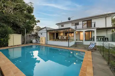 Image de Stylish Morningside Family Home: 6 Bedrooms with Pool, Game & Bbq minutes to Cbd