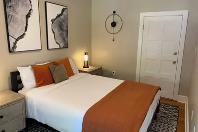 Image de New! Cozy City Winter Vibes - 9 Min Walk To Carroll Creek