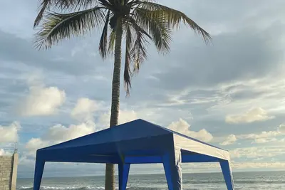 Image de House by the sea, with large gardens, private, comfortable, for 11 people.