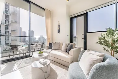 Image de Minutes from Circle Mall and Grocery Stores 2br w/ Mini Private Pool on Balcony