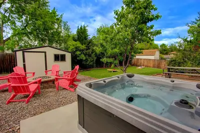 Image de Arvada Getaway: Hot Tub, Game Room & Entertainment