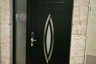 Image de Tremendous 3-bedroom apartment next to the harbor in charming Chios