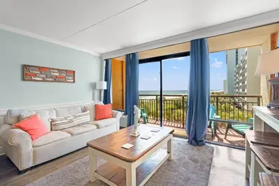 Image de Oceanfront Resort Condo with Pools