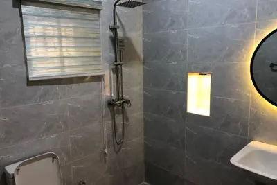 Image de Modern 2-Bedroom Apartment in Abuja with Wi-Fi, Security & Free Parking