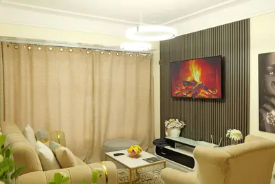 Breathtaking Views! Modern2BR:Pool, Gym, Parking.