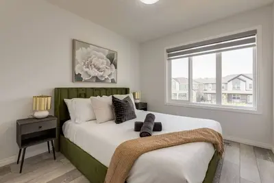 Image de This house is a 3 bedroom(s), 2. 5 bathrooms, located in Calgary, Ab.