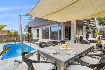 Image de Manna Blu – A stylish coastal retreat with modern comforts and easy access to beaches and cafes