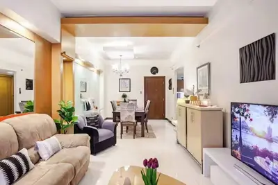 Image de Stunning Suite 10 Steps from Eastwood Mall