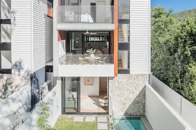 Image de Lakefront Luxury Villa – Steps to Beach, Pet-Friendly