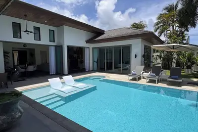 Image de 3 Br Pool Villa - Daily Cleaning - Walk to Bangtao Beach, Shops and Restaurants