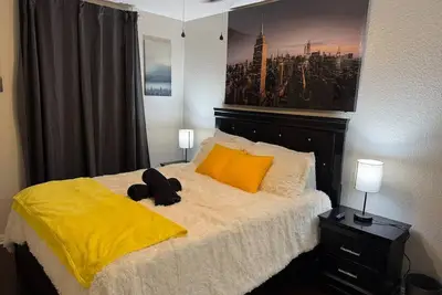 Image de Green Haven 1Bed by Downtown/Free Covered Parking