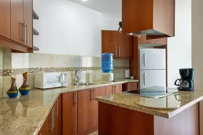 Image de Beso del Sol - \"Costa\" 2-Bedroom Oceanfront Apartment