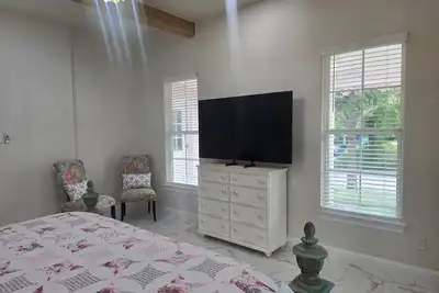 Image de Downtown Vintage Fairytale Home w/ Juliet Balcony