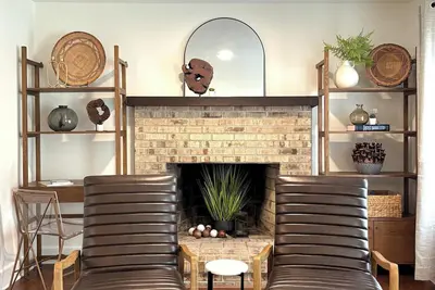 Image de Tranquil 3-bedroom house with sunroom and huge above ground pool in Wilmington