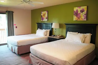 Image de Charming 2-bedroom condo in lovely Mishicot only 32 miles from Green Bay!