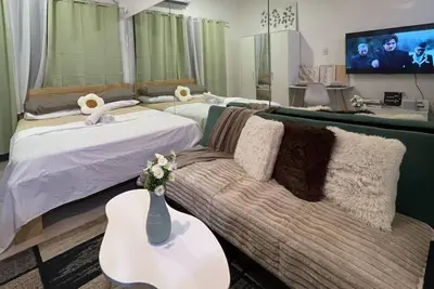 Image de Fame Space with Game Console