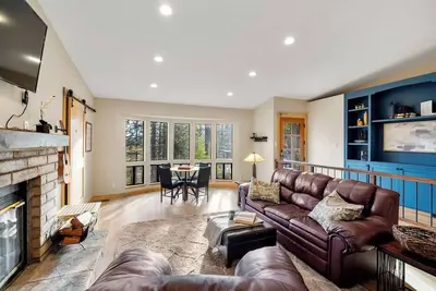 Image de Cabin Retreat w/Game Room, Full Kitchen, & Views