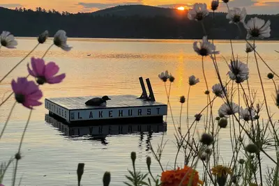 Charming 1 bedroom Lakefront Cottage